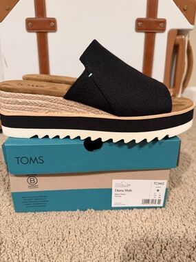 Toms Black Platform Espadrille Mule with White Ripple Sole